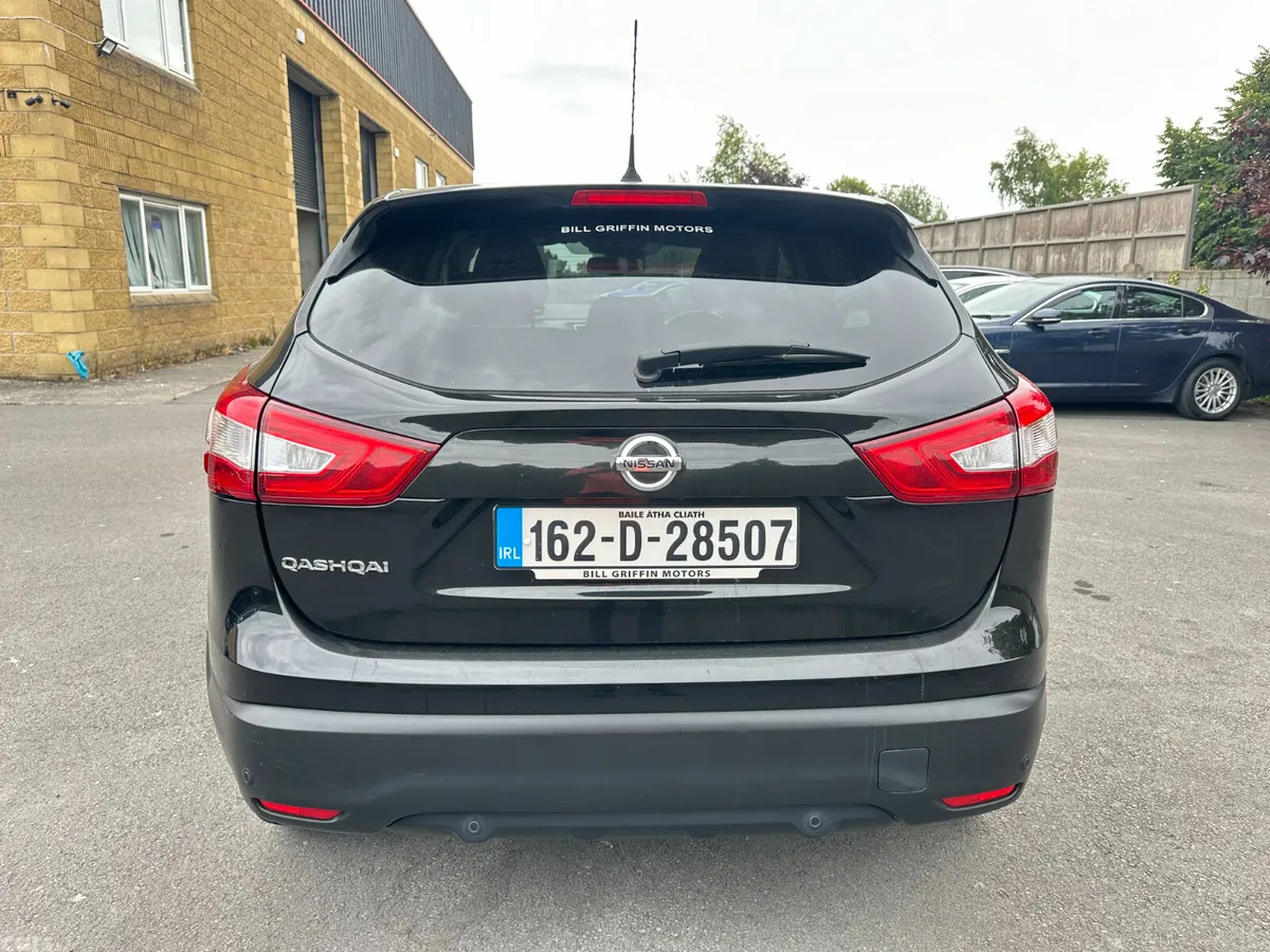 Nissan Qashqai Hatchback, Diesel, 2016, Black