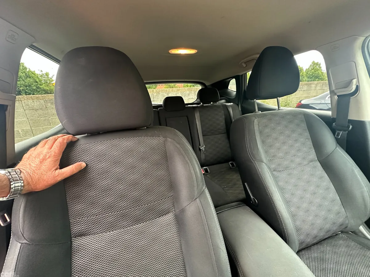 Nissan Qashqai Hatchback, Diesel, 2016, Black