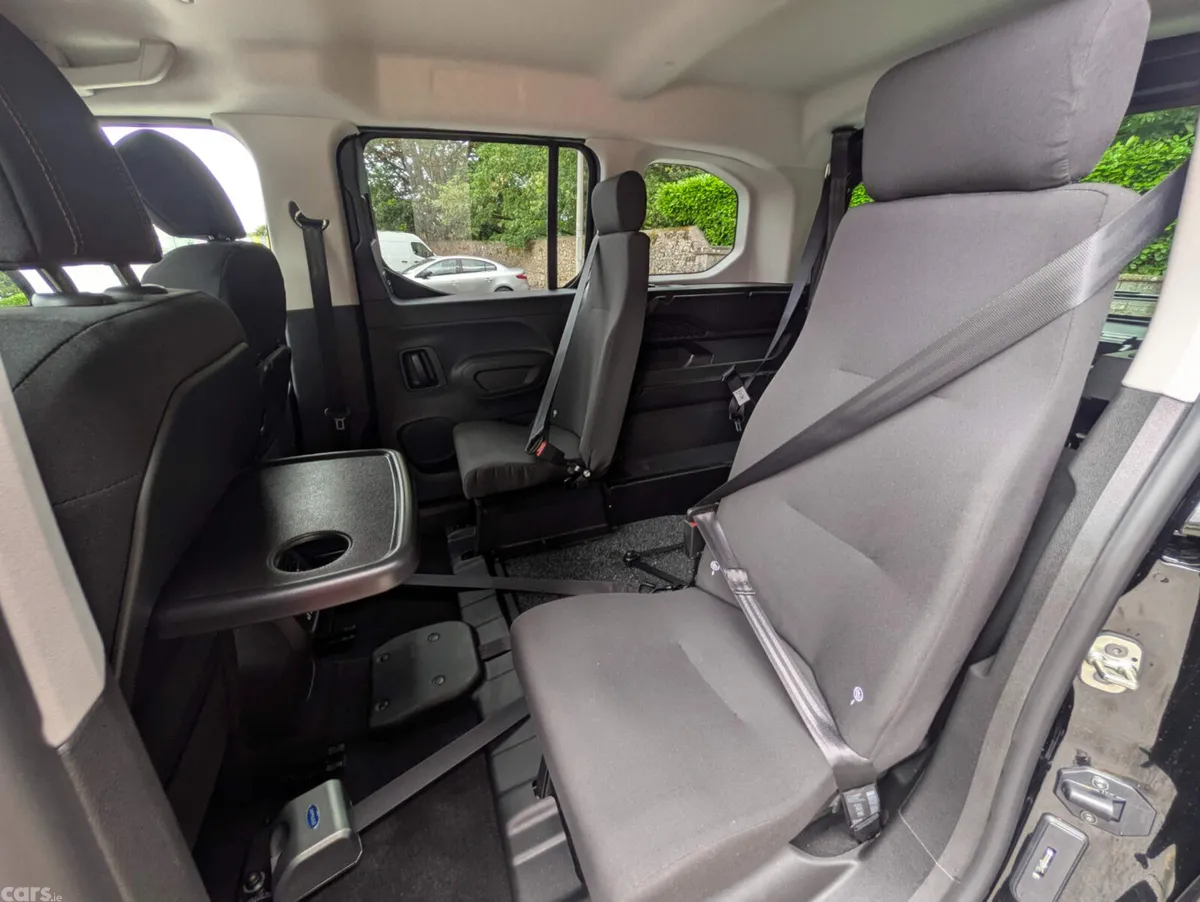 Peugeot Rifter MPV, Diesel, 2026, Black