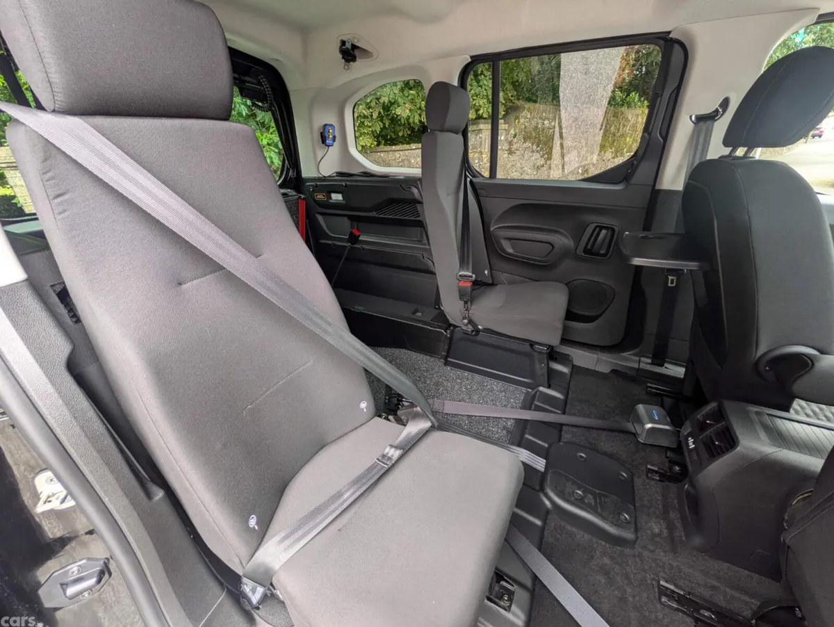 Peugeot Rifter MPV, Diesel, 2026, Black