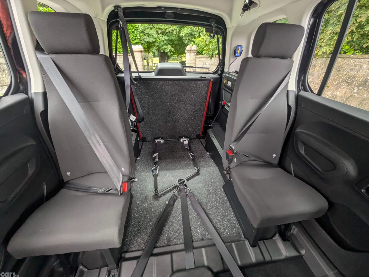 Peugeot Rifter MPV, Diesel, 2026, Black