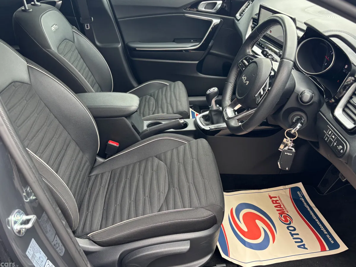 Kia Ceed Hatchback, Petrol, 2025, Grey