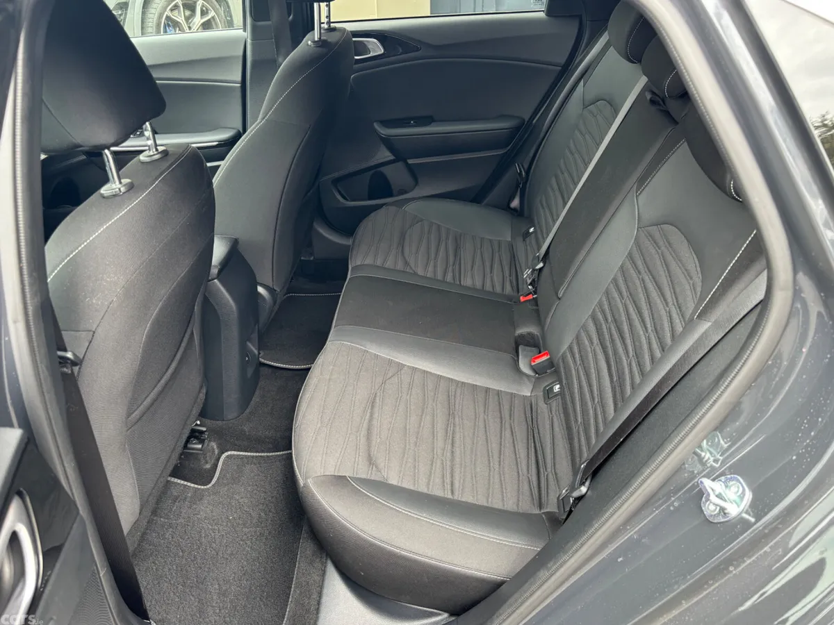 Kia Ceed Hatchback, Petrol, 2025, Grey