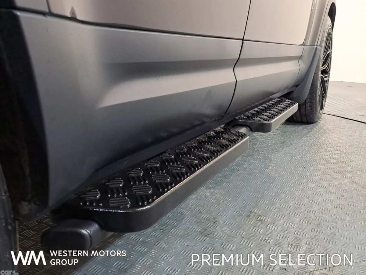 Land Rover Defender SUV, Petrol Plug-in Hybrid, 2023, Black