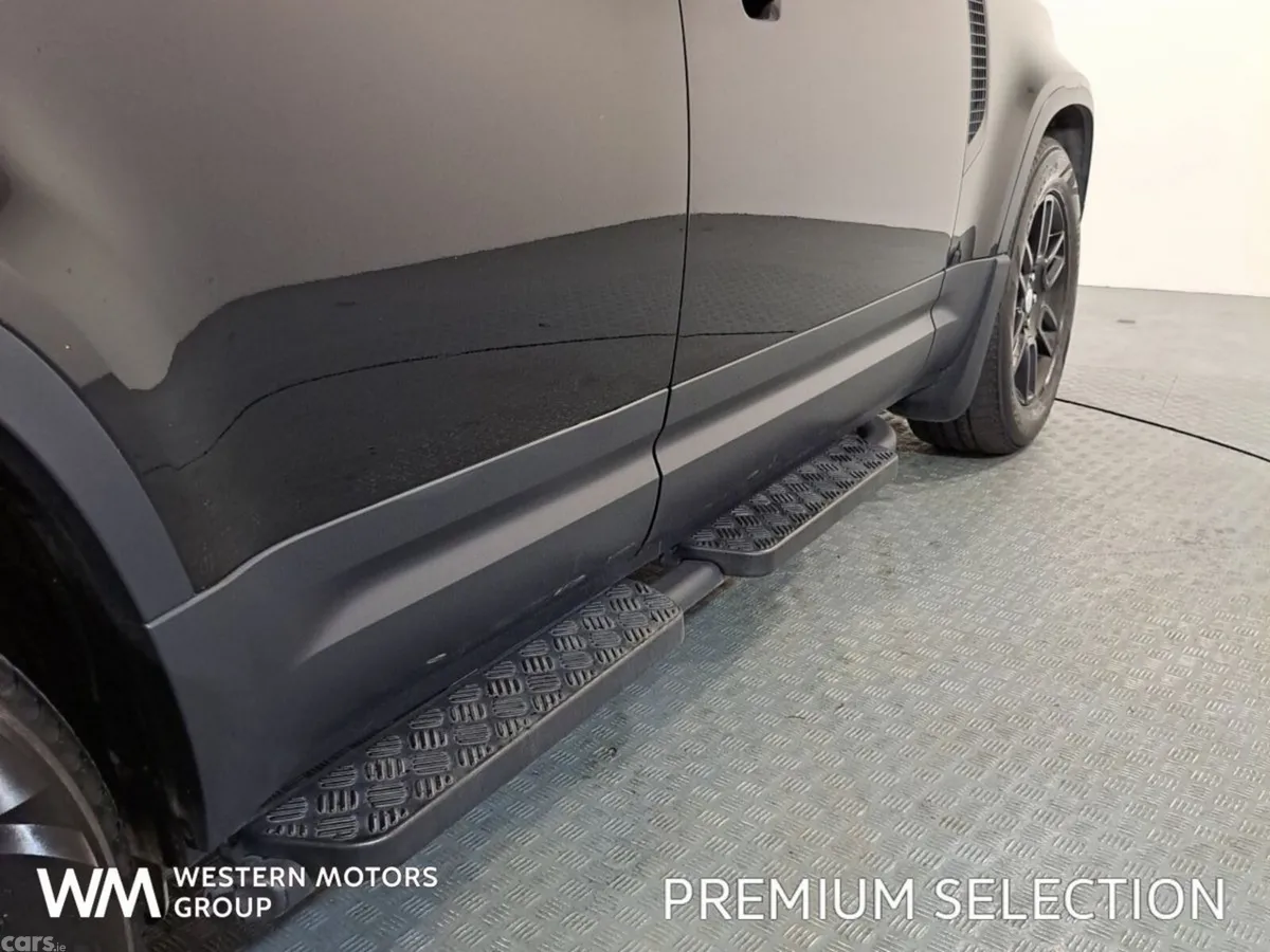 Land Rover Defender SUV, Petrol Plug-in Hybrid, 2023, Black