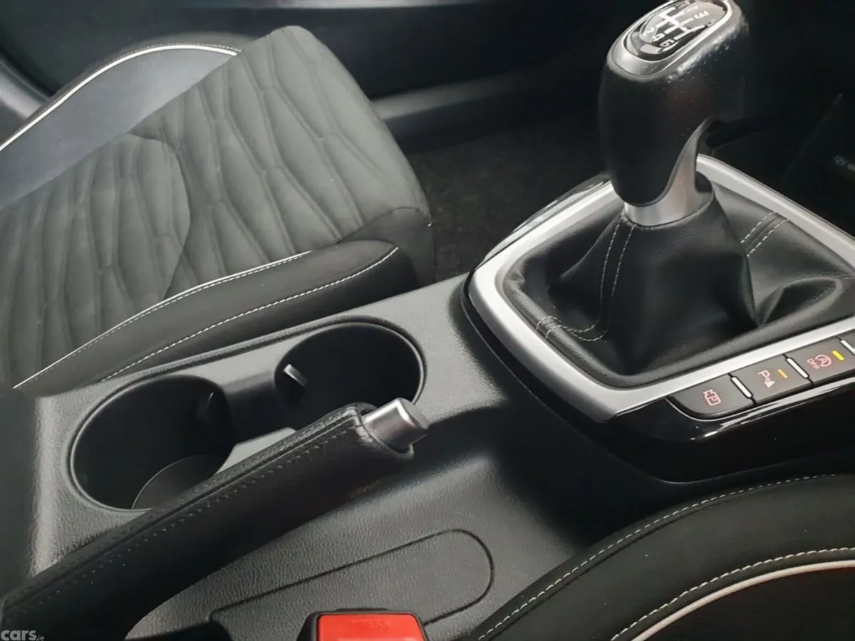 Kia Ceed Hatchback, Petrol, 2022, Grey
