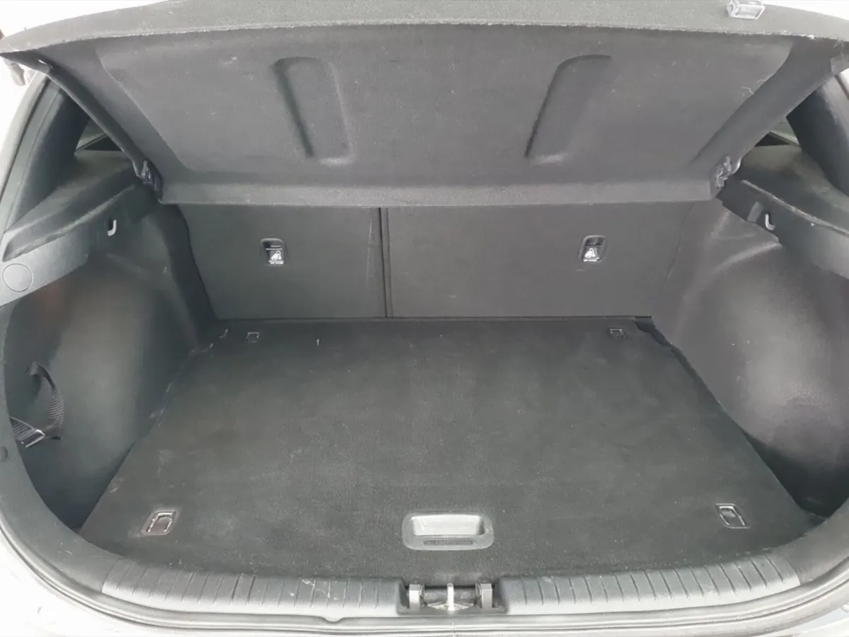 Kia Ceed Hatchback, Petrol, 2022, Grey