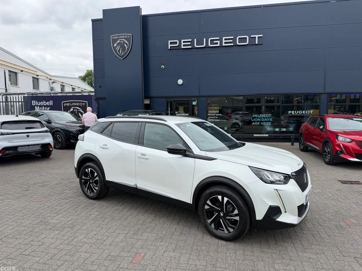 Peugeot 2008 MPV, Petrol, 2023, White