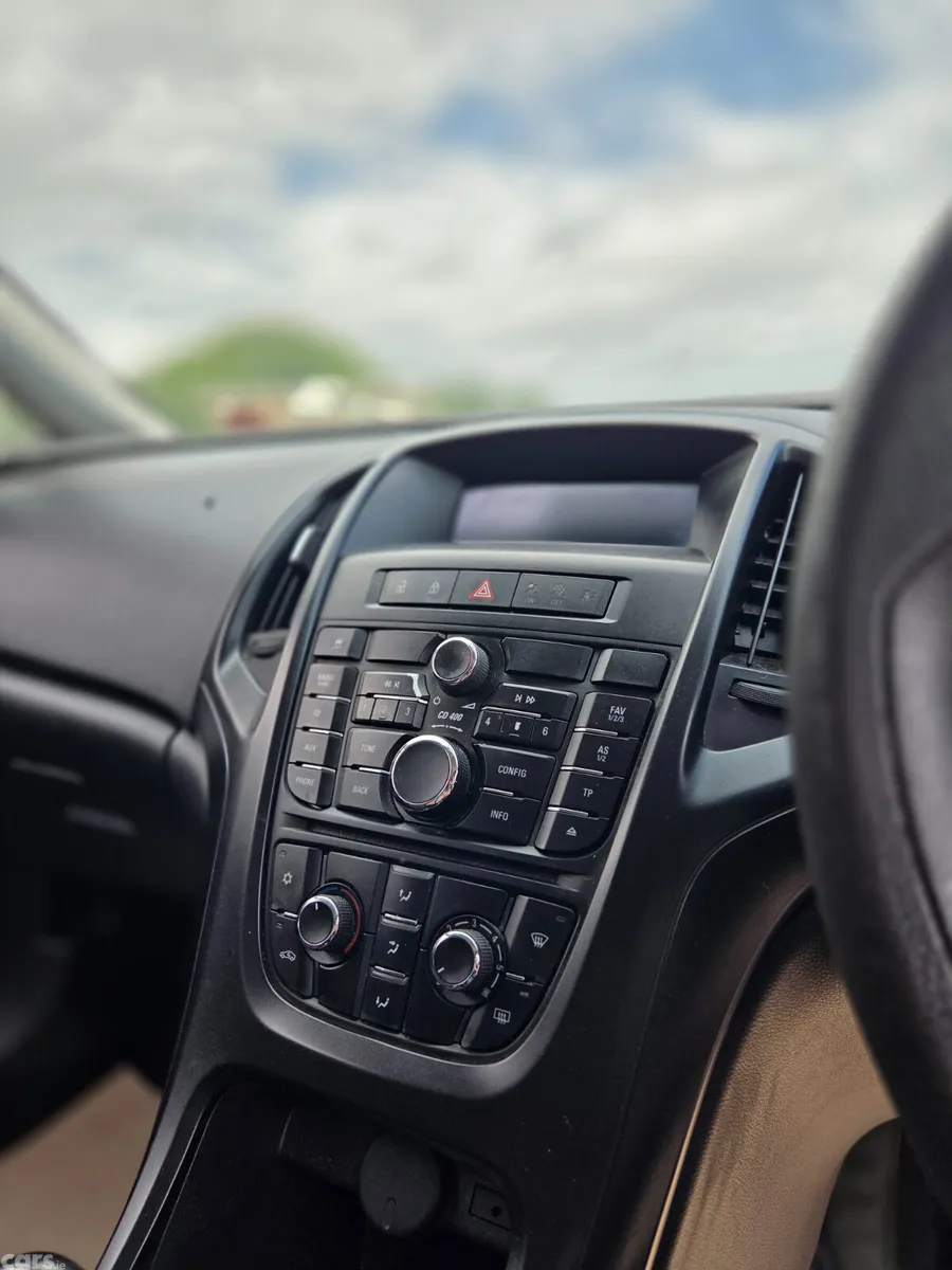 Opel Astra Hatchback, Diesel, 2011, Silver