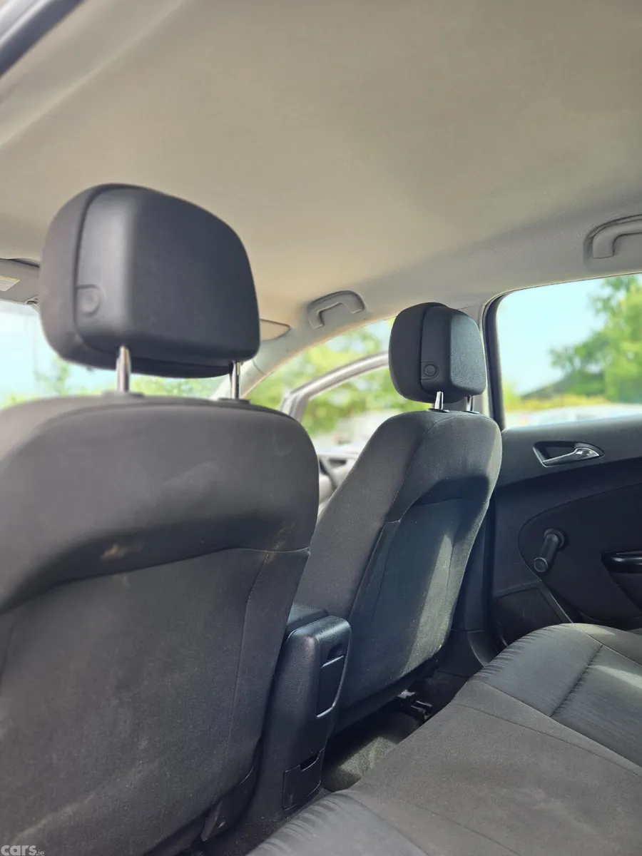 Opel Astra Hatchback, Diesel, 2011, Silver