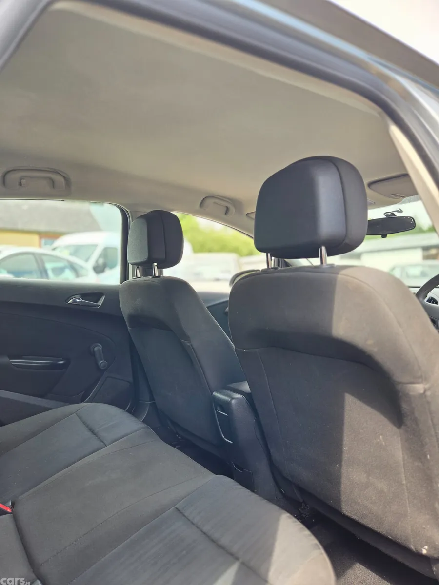 Opel Astra Hatchback, Diesel, 2011, Silver