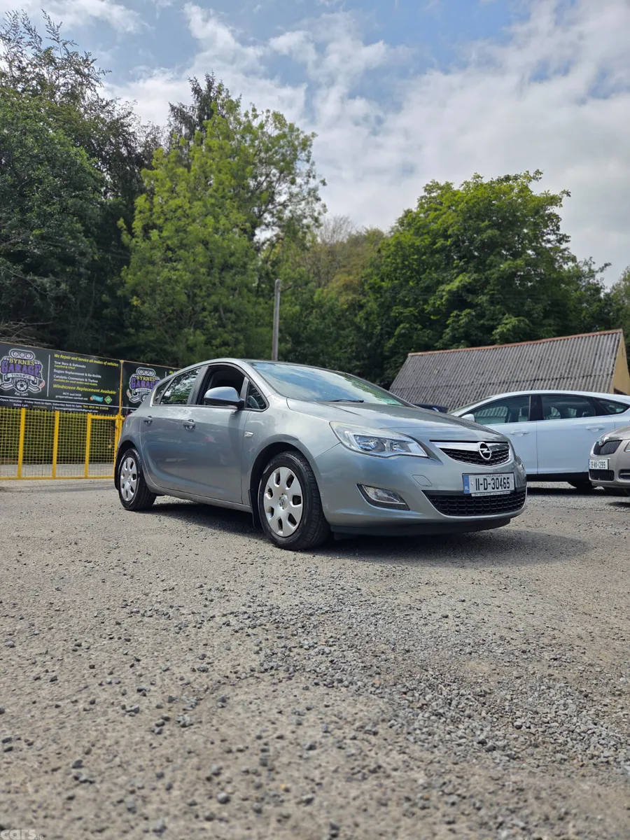 Opel Astra Hatchback, Diesel, 2011, Silver