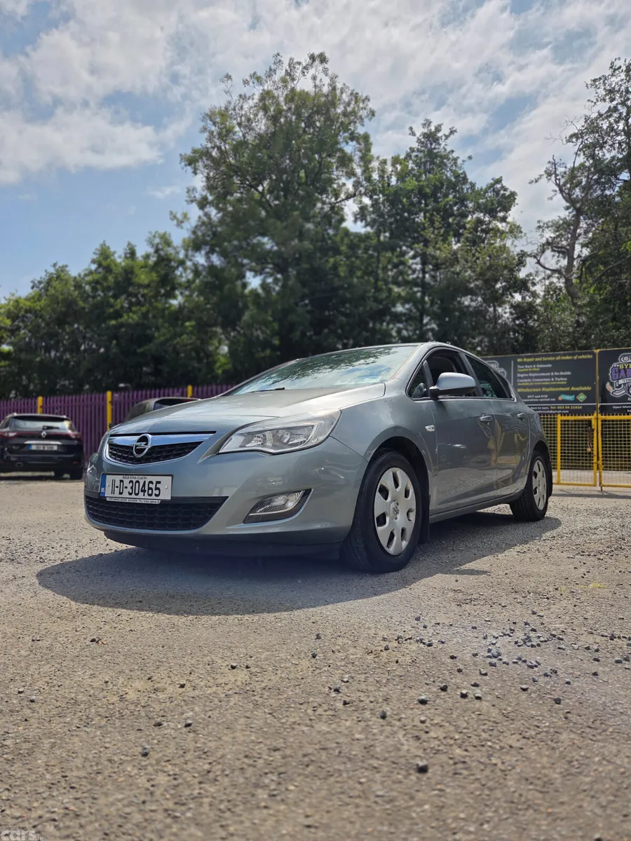 Opel Astra Hatchback, Diesel, 2011, Silver