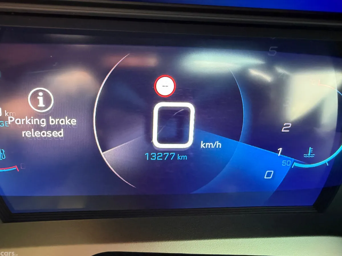 Peugeot 2008 MPV, Petrol, 2023, White