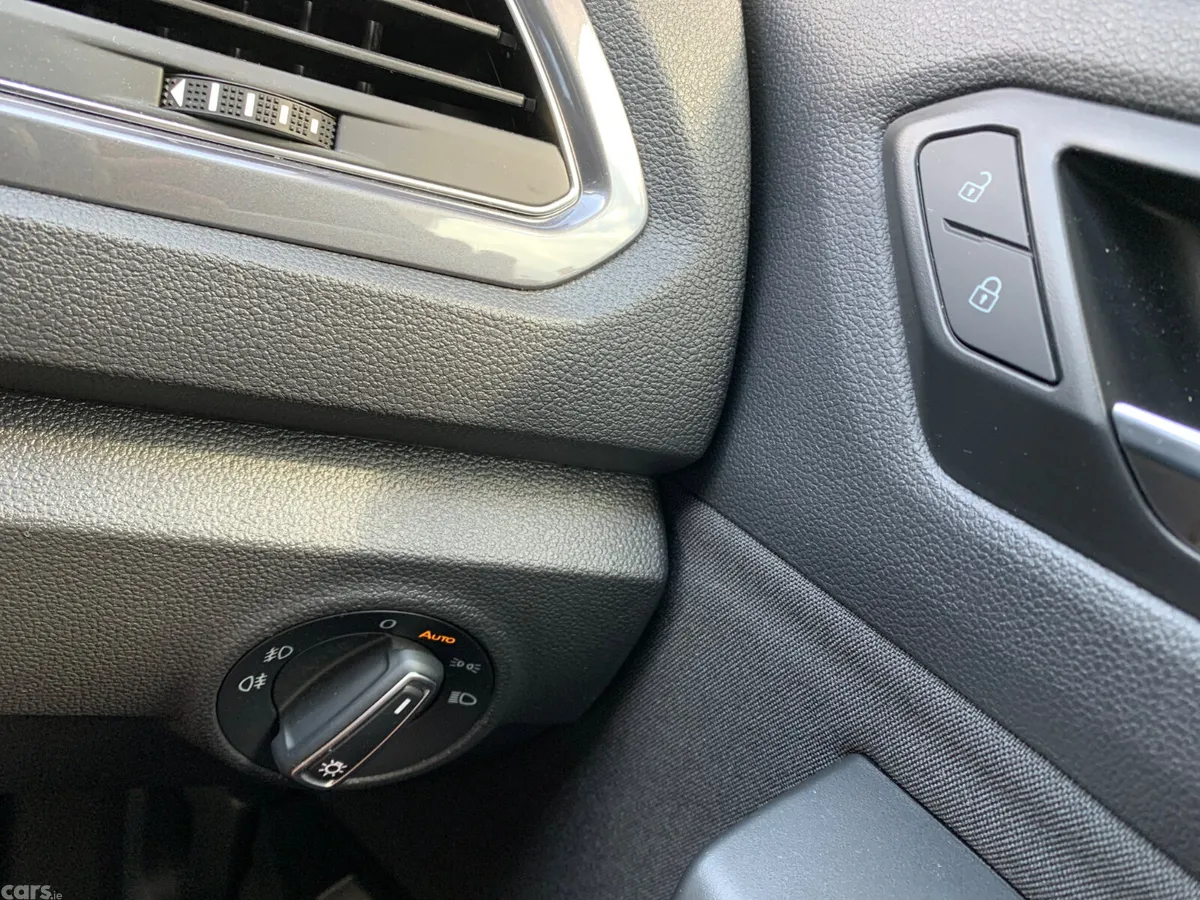 Volkswagen T-Roc SUV, Diesel, 2021, White