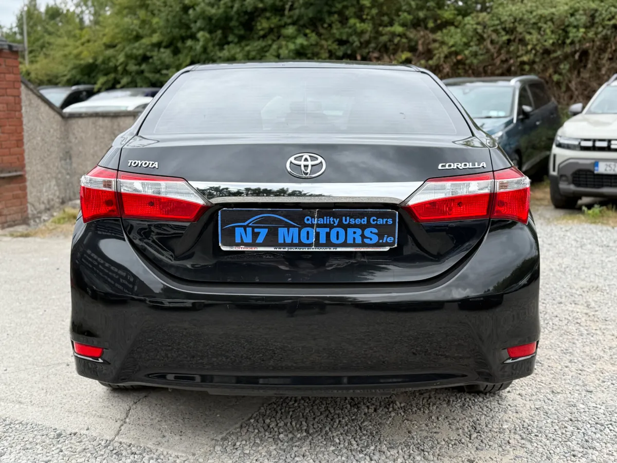 Toyota Corolla Saloon, Petrol, 2015, Black