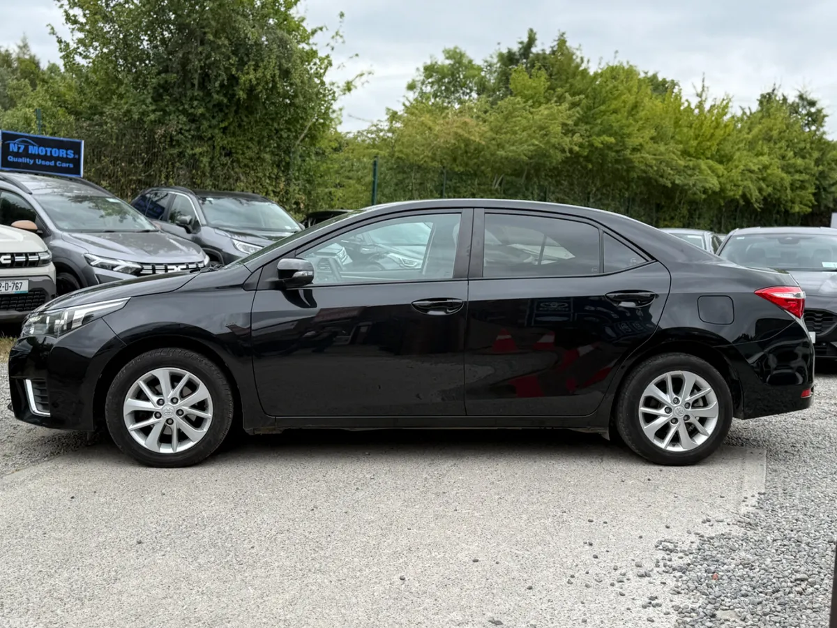 Toyota Corolla Saloon, Petrol, 2015, Black
