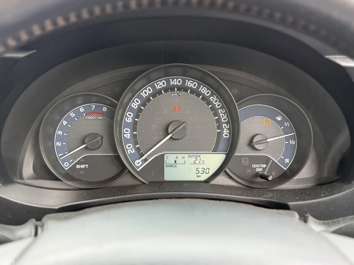Toyota Corolla Saloon, Petrol, 2015, Black