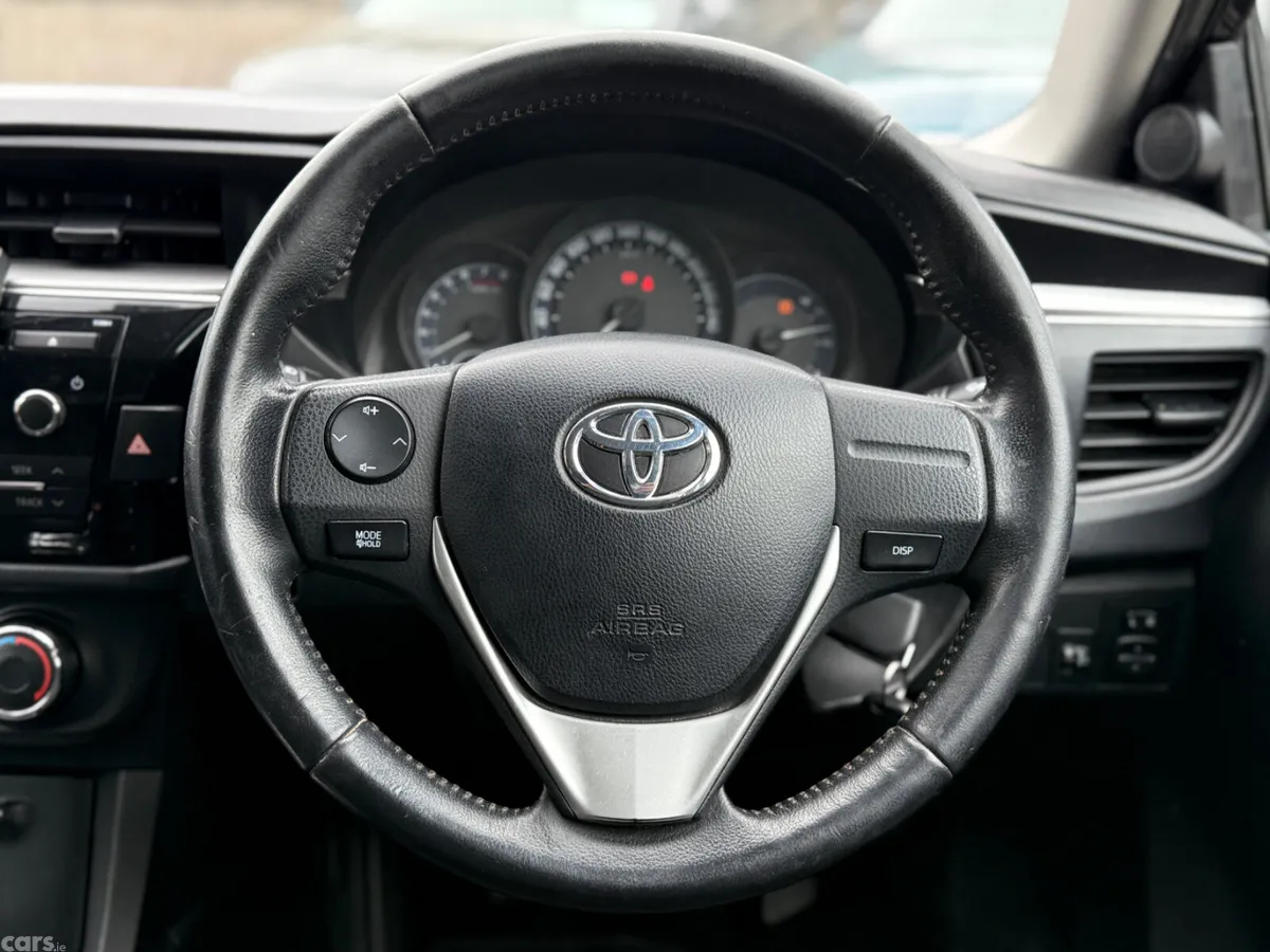 Toyota Corolla Saloon, Petrol, 2015, Black