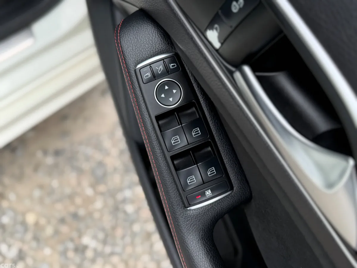 Mercedes-Benz A-Class Hatchback, Petrol, 2013, White