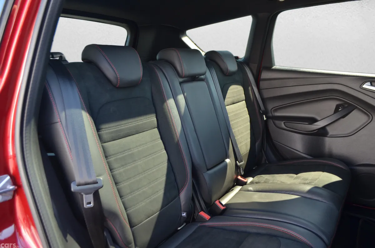 Ford Kuga SUV, Diesel, 2019, Red