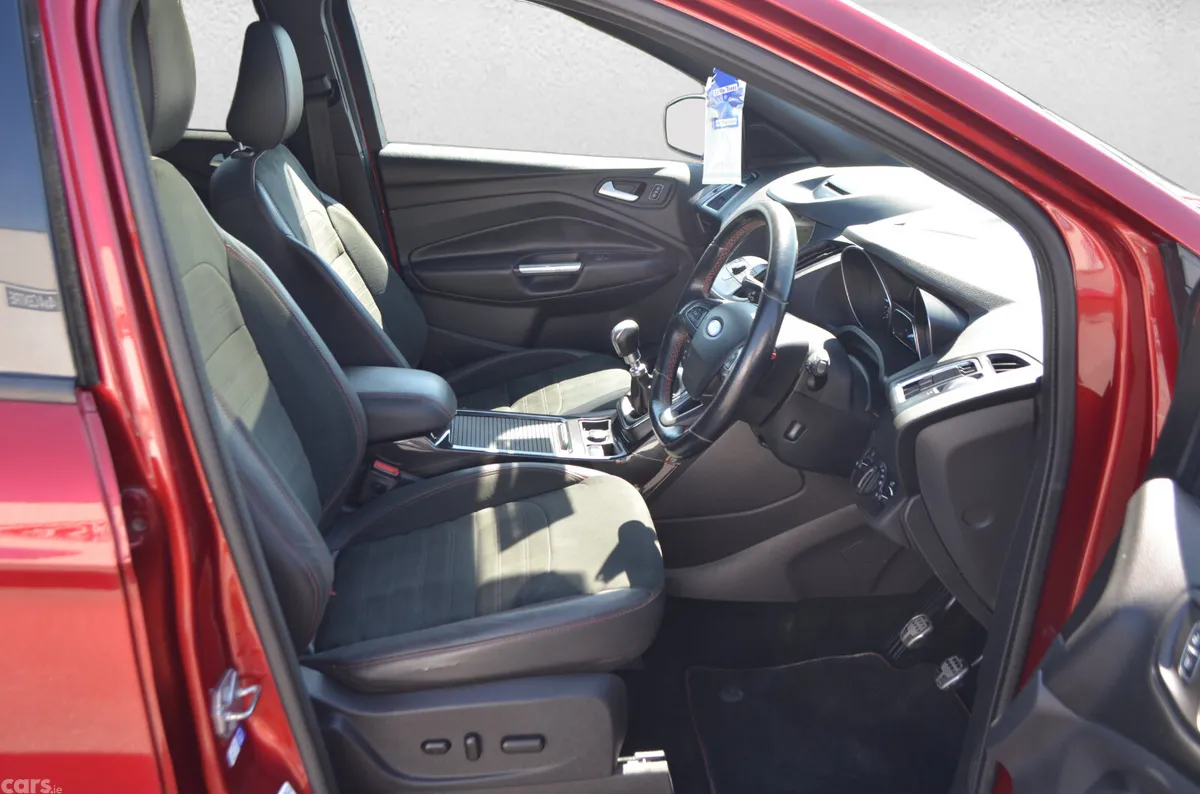 Ford Kuga SUV, Diesel, 2019, Red