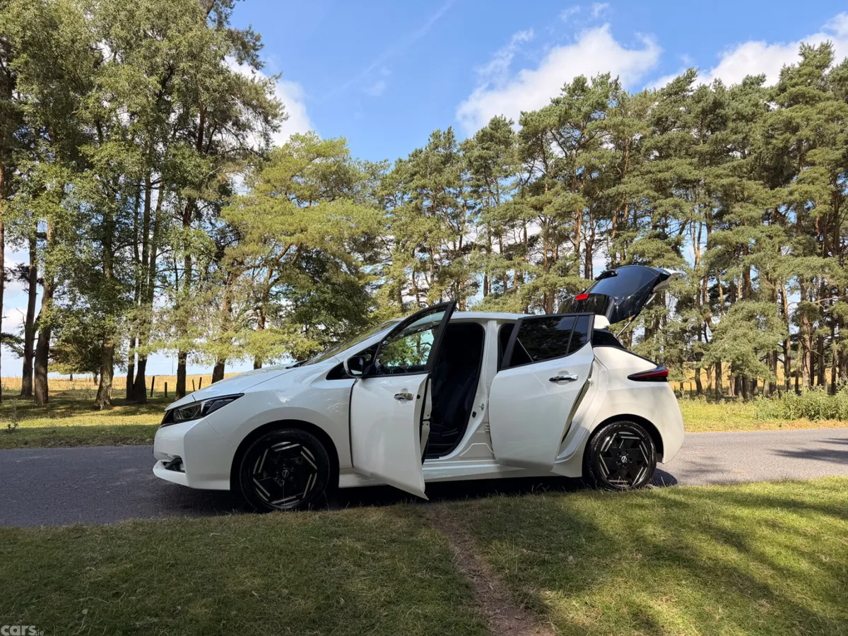 Nissan Leaf Hatchback, Electric, 2022, White