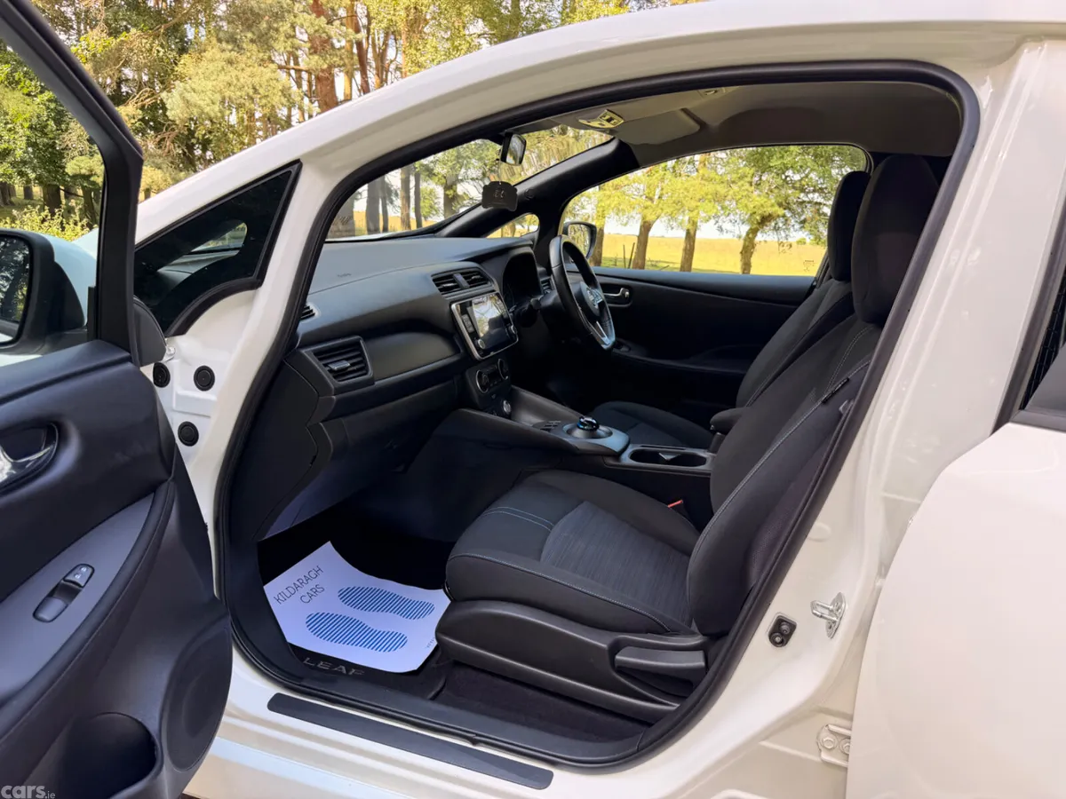 Nissan Leaf Hatchback, Electric, 2022, White