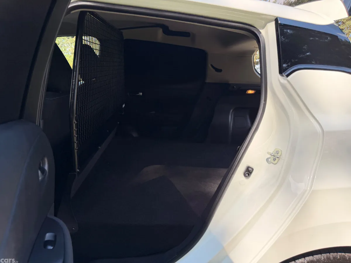 Nissan Leaf Hatchback, Electric, 2022, White