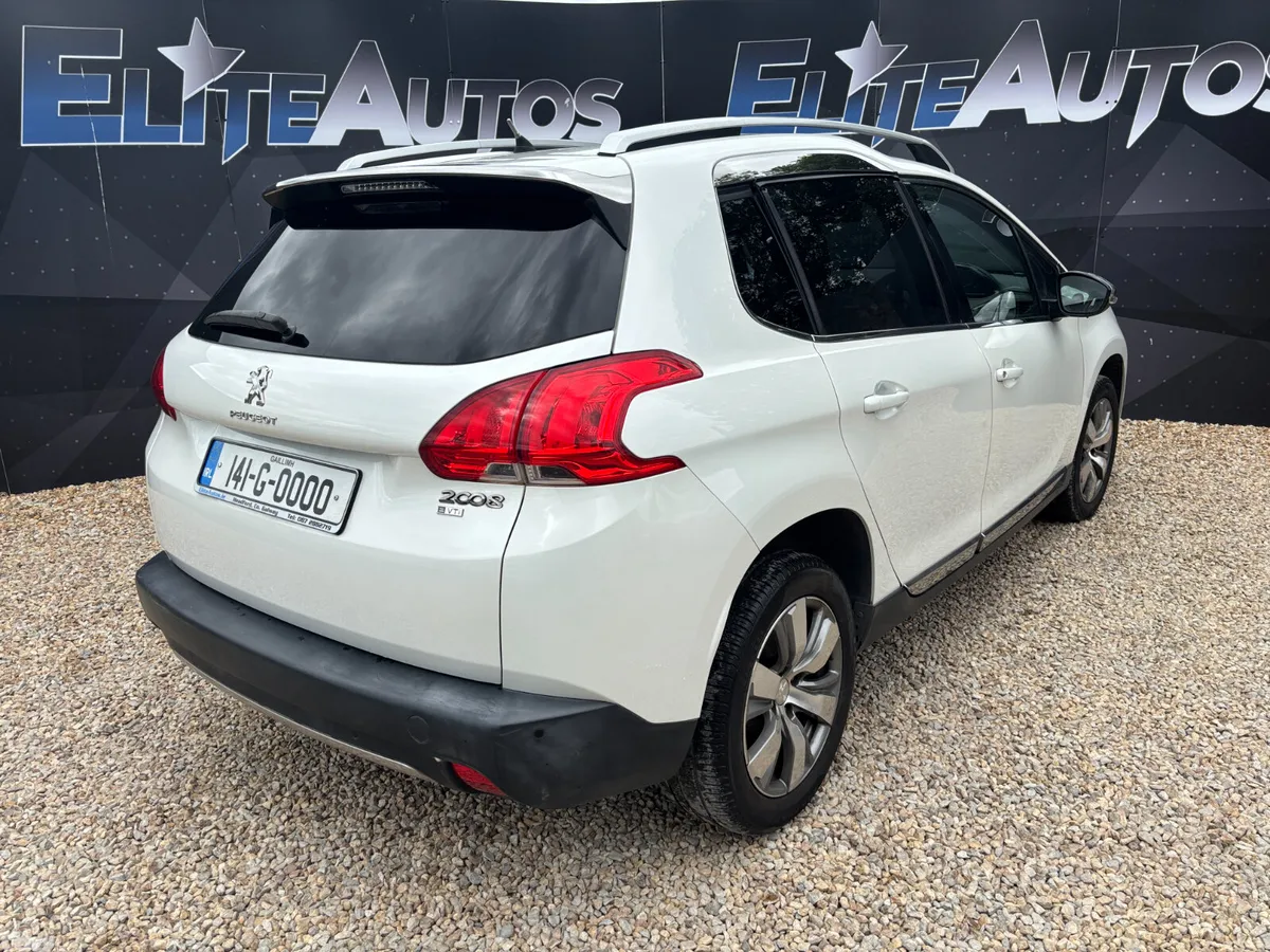 Peugeot 2008 Hatchback, Petrol, 2014, White
