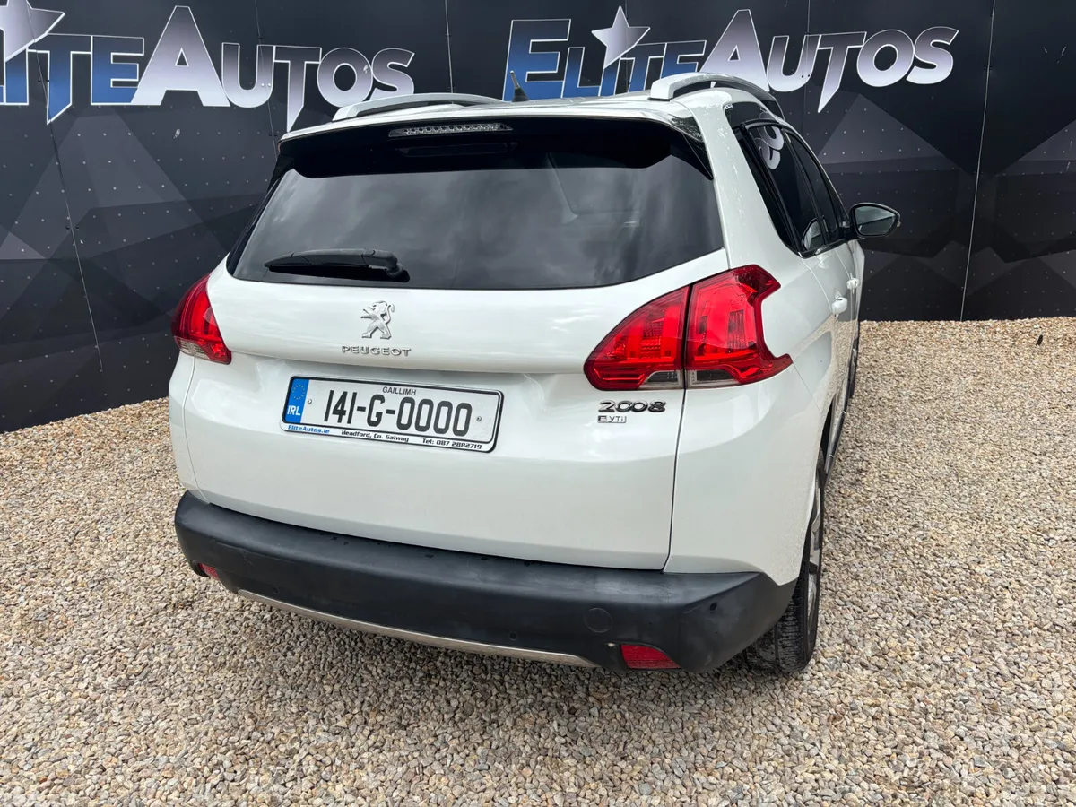 Peugeot 2008 Hatchback, Petrol, 2014, White