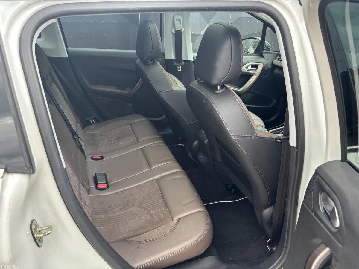 Peugeot 2008 Hatchback, Petrol, 2014, White