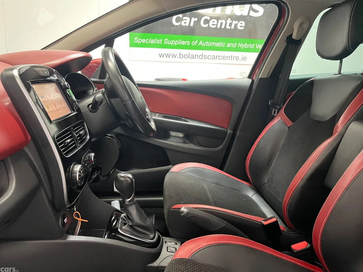 Renault Clio Hatchback, Petrol, 2017, Red