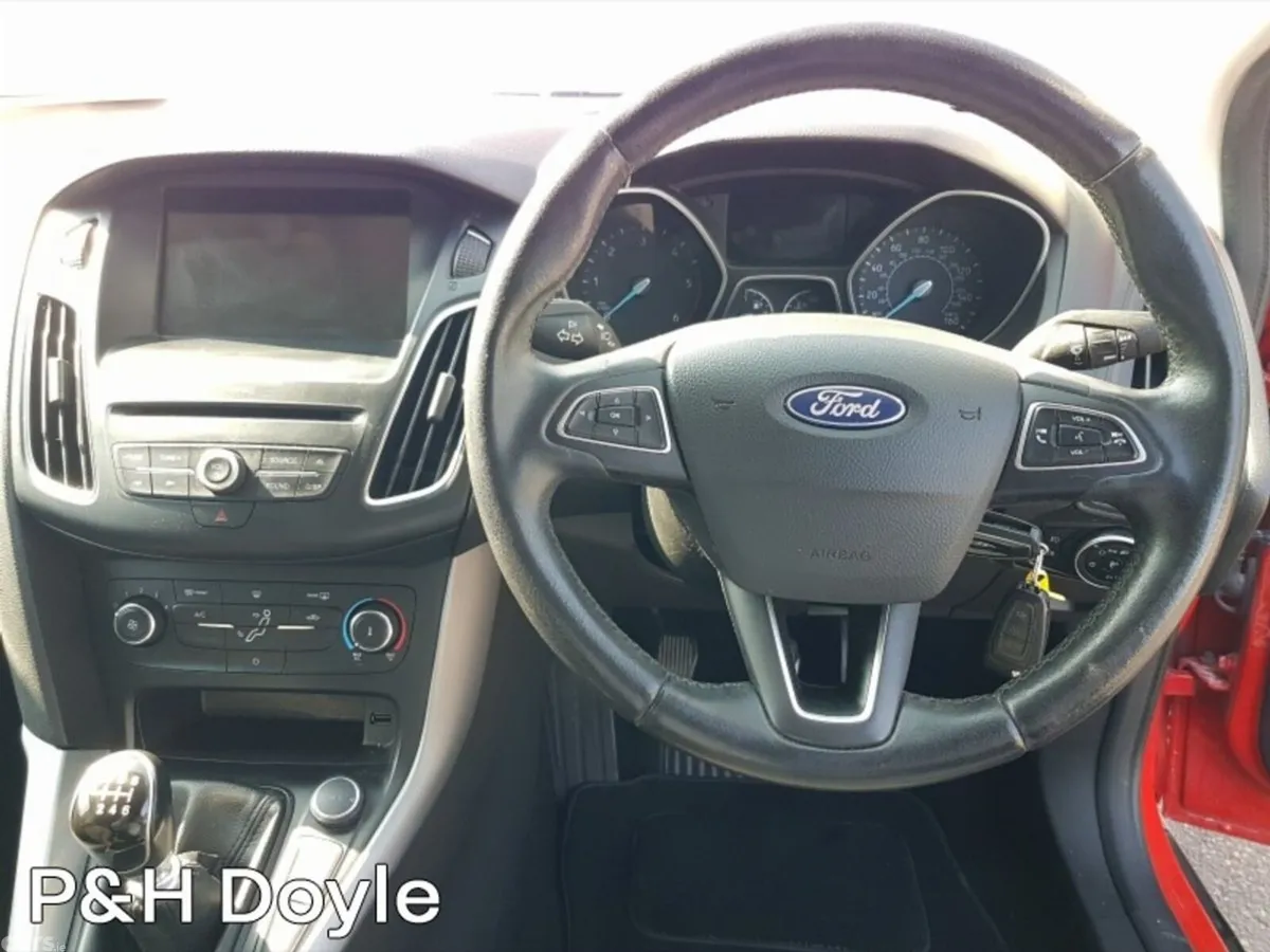 Ford Focus Hatchback, Diesel, 2017, Red