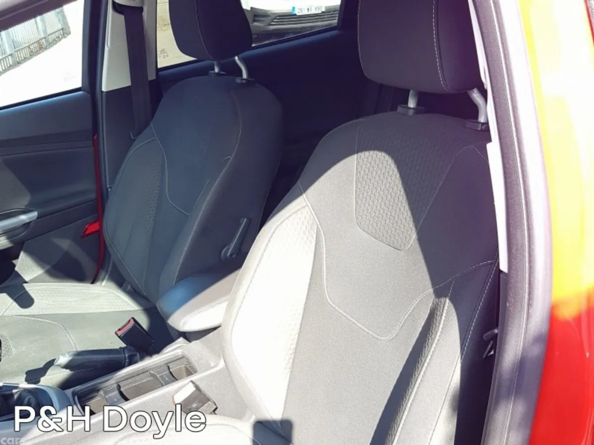 Ford Focus Hatchback, Diesel, 2017, Red
