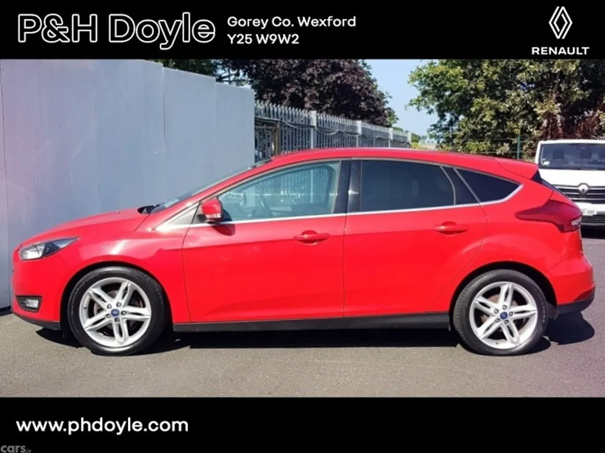Ford Focus Hatchback, Diesel, 2017, Red