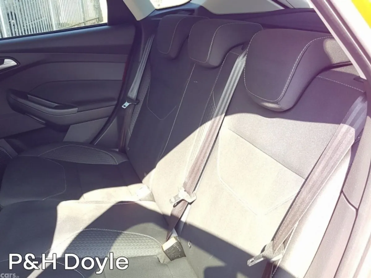 Ford Focus Hatchback, Diesel, 2017, Red
