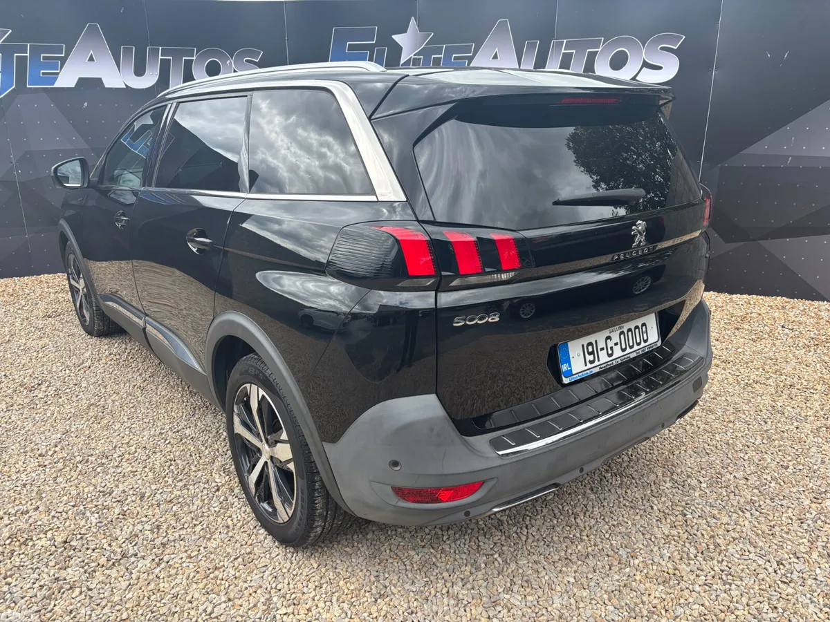 Peugeot 5008 MPV, Diesel, 2019, Black