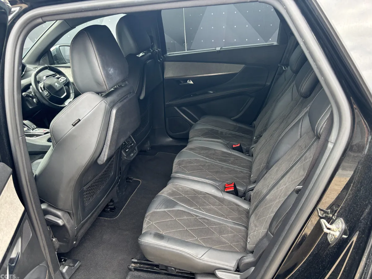Peugeot 5008 MPV, Diesel, 2019, Black