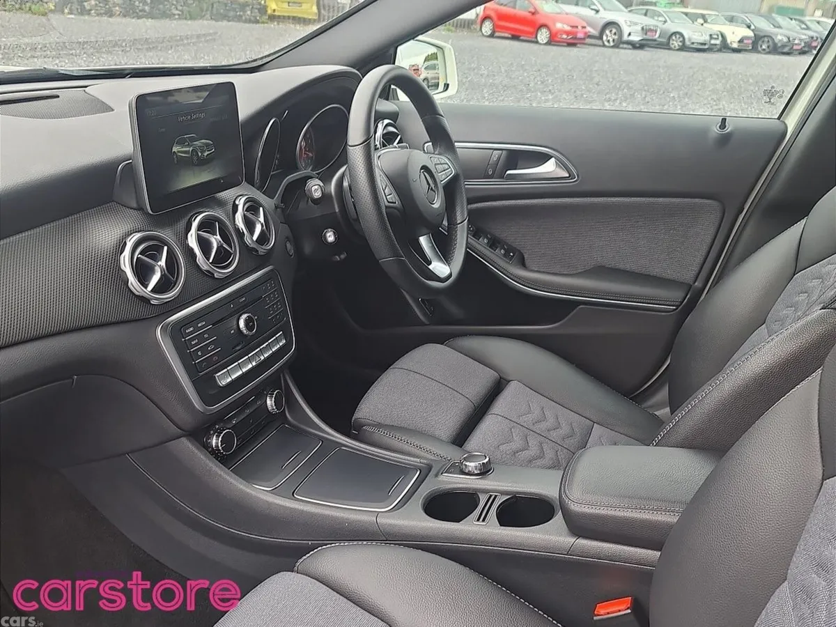 Mercedes-Benz GLA SUV, Petrol, 2017, White