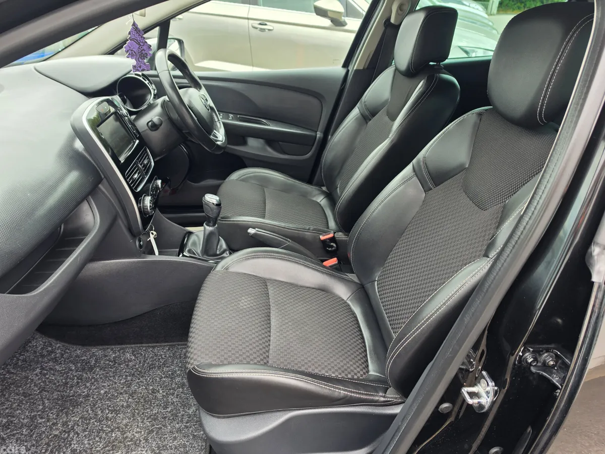 Renault Clio Hatchback, Petrol, 2019, Black