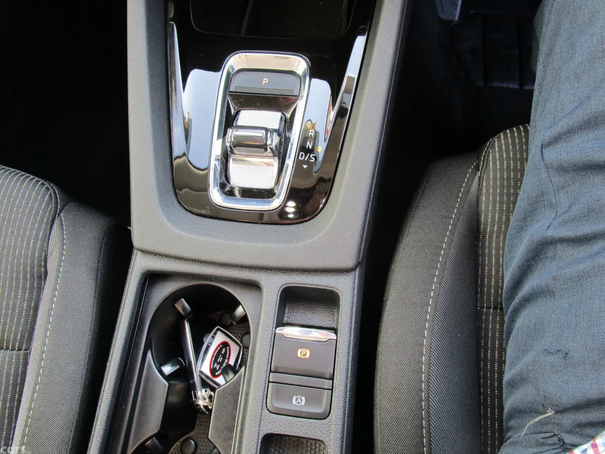 Skoda Octavia Saloon, Diesel, 2023, Grey