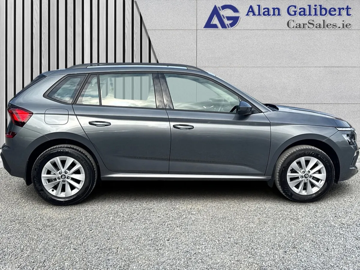 Skoda Kamiq Hatchback, Petrol, 2025, Grey
