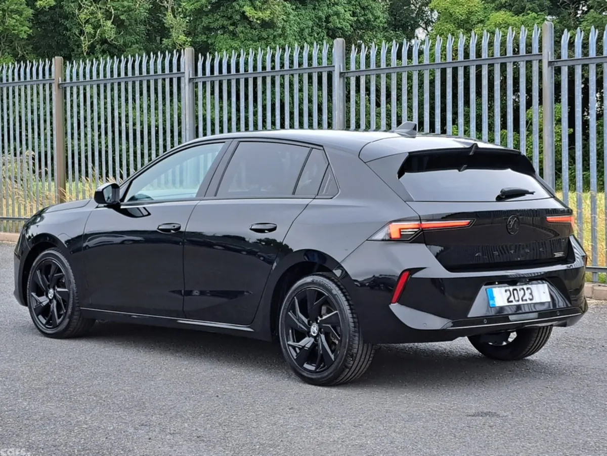Opel Astra Hatchback, Petrol, 2023, Black