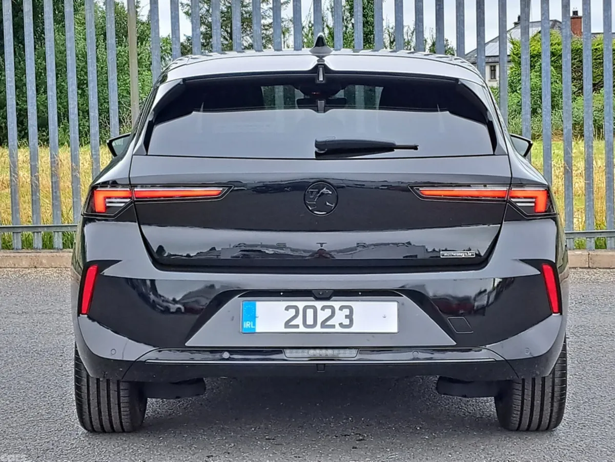 Opel Astra Hatchback, Petrol, 2023, Black