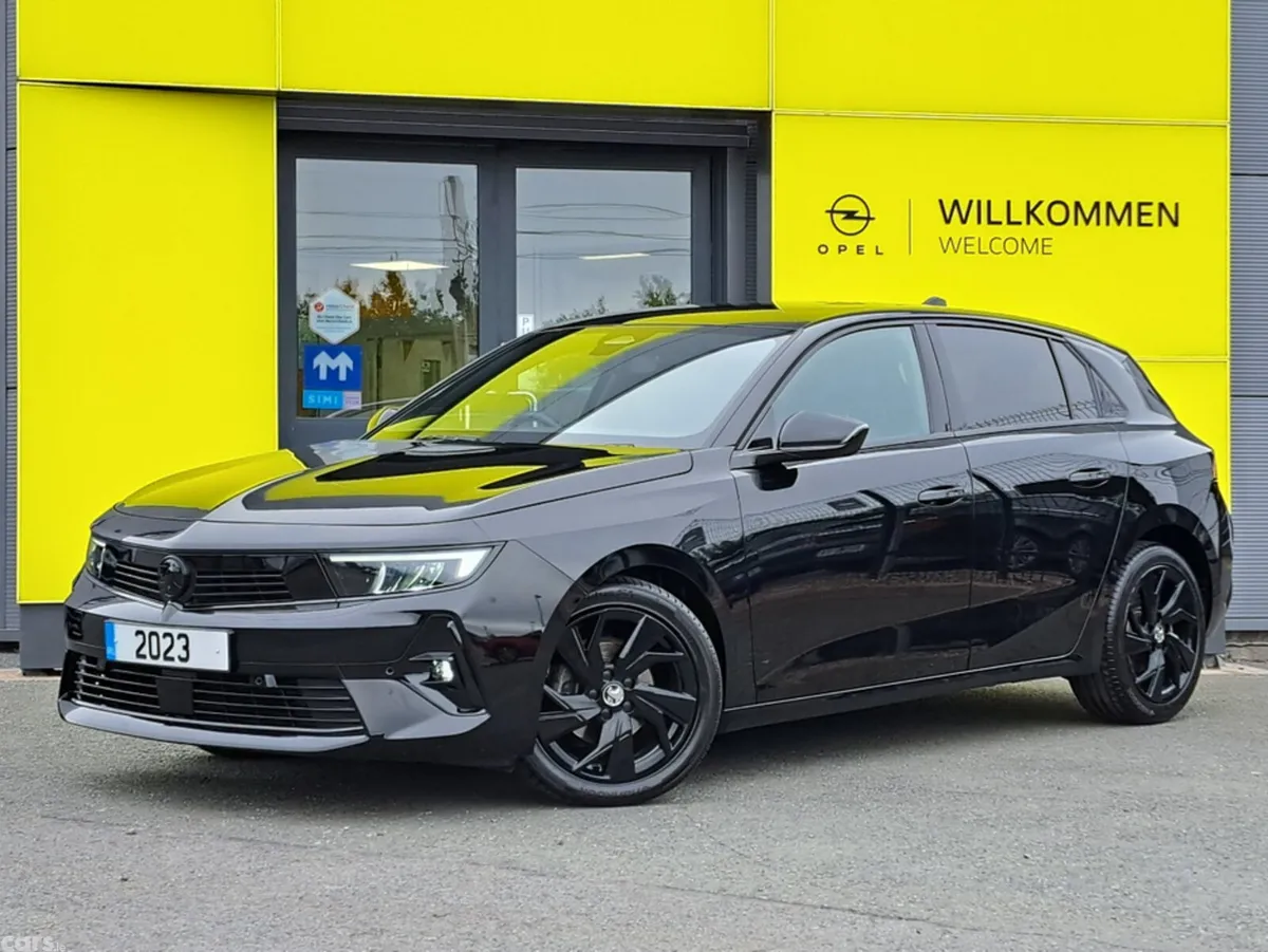 Opel Astra Hatchback, Petrol, 2023, Black