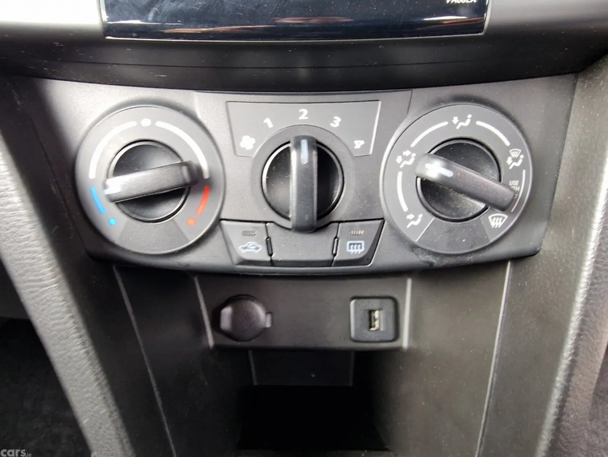 Suzuki Swift Hatchback, Petrol, 2016, Grey