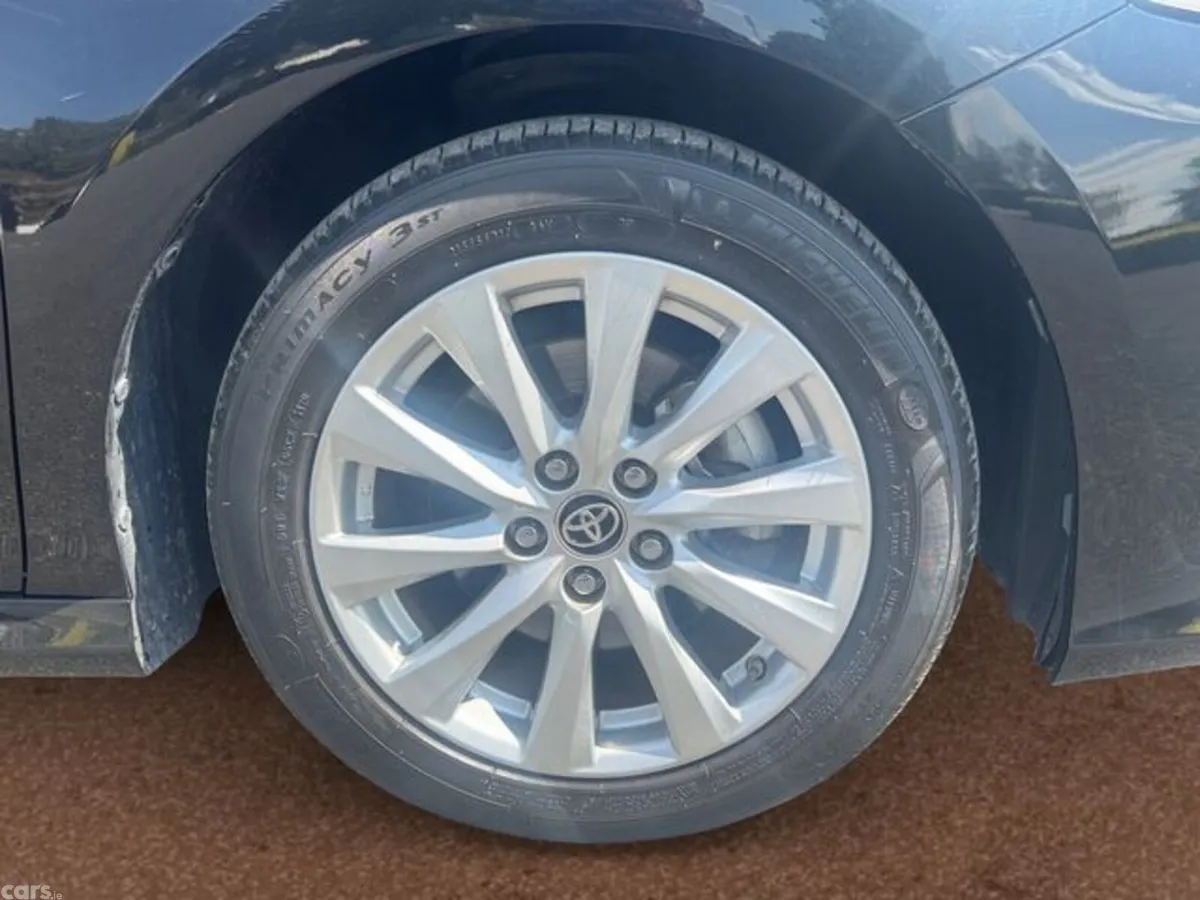 Toyota Camry Saloon, Petrol Hybrid, 2021, Black