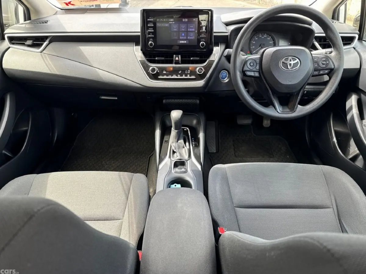 Toyota Corolla Saloon, Petrol Hybrid, 2021, White