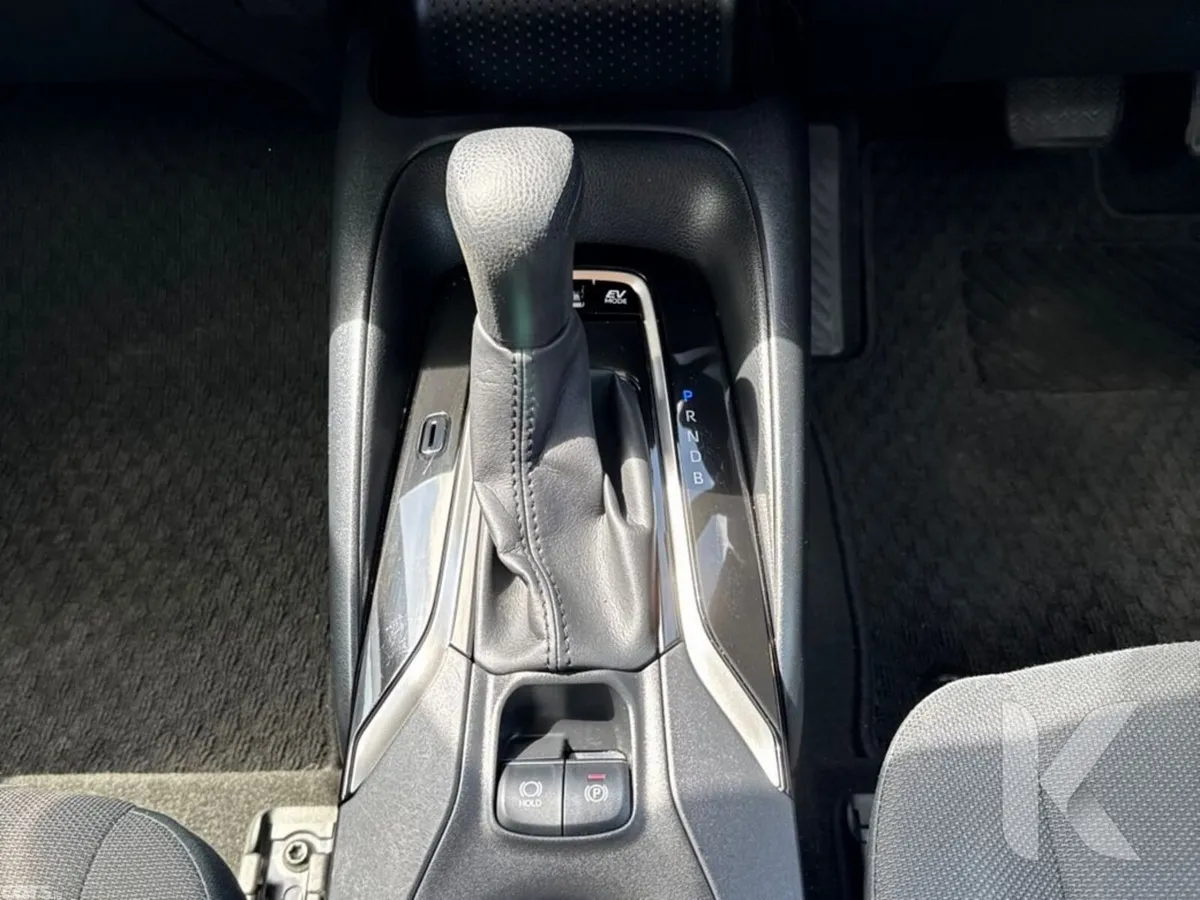 Toyota Corolla Saloon, Petrol Hybrid, 2021, White